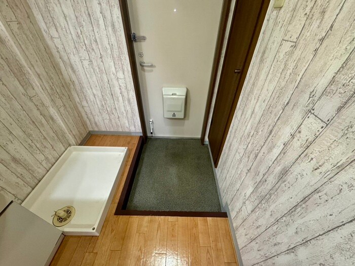 物件内観写真15　(玄関)