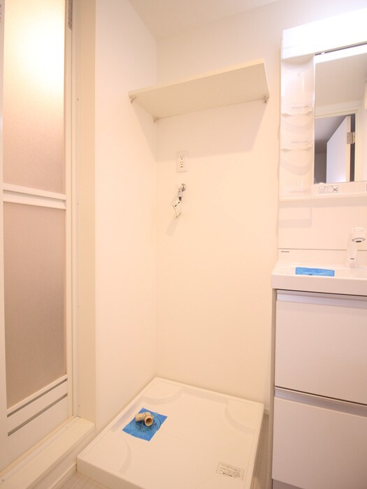 物件内観写真11　(洗濯機置場)