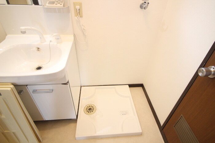 物件内観写真11　(洗濯機置場)