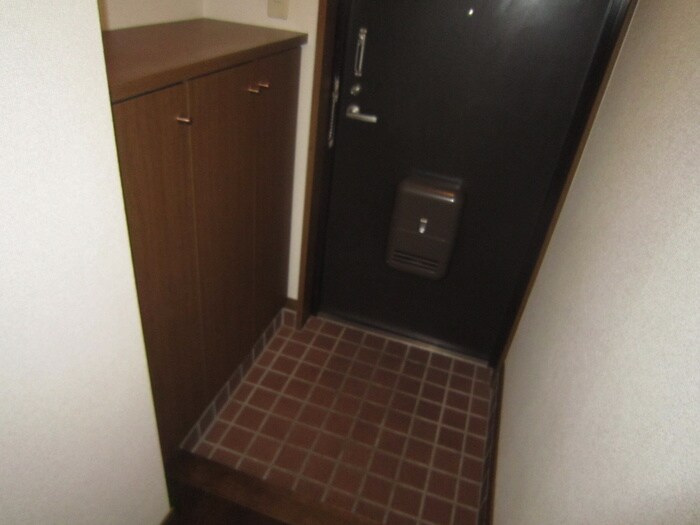 物件内観写真16　(玄関)
