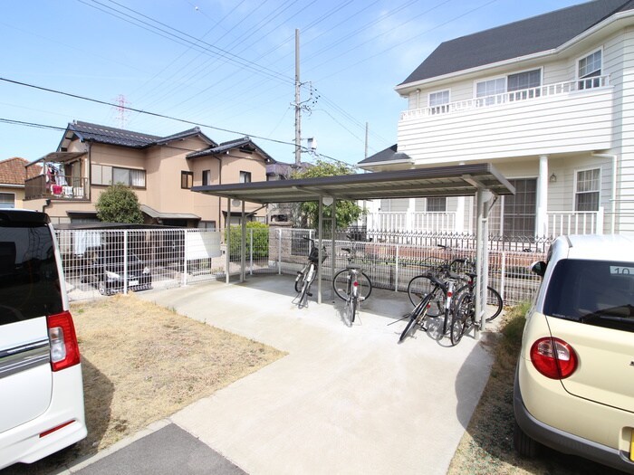 物件外観写真6　(駐輪場)