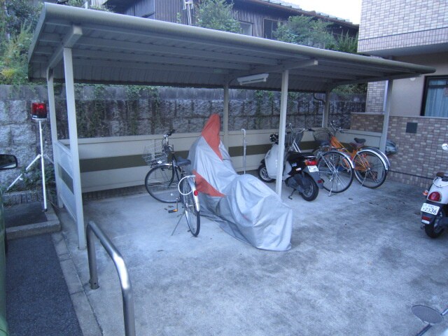 物件外観写真3　(駐輪場)