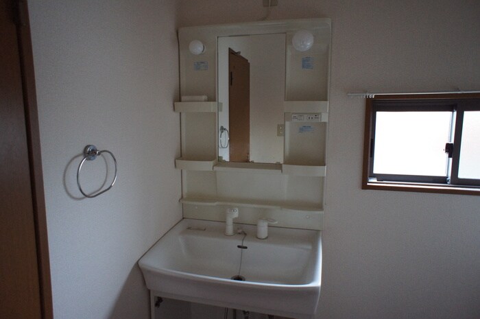 物件内観写真9　(洗面)