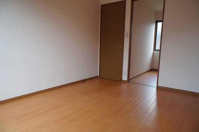 物件内観写真13　(居室)