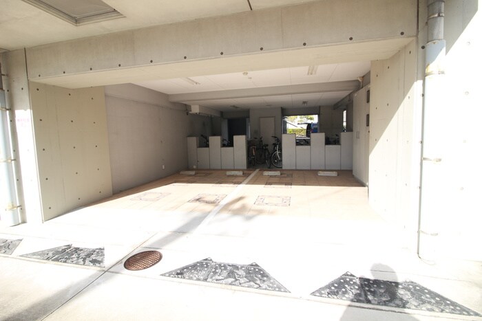 物件外観写真6　(駐輪場)