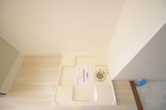 物件内観写真14　(洗濯機置場)