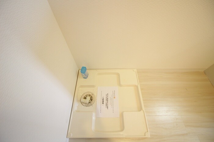 物件内観写真16　(洗濯機置場)