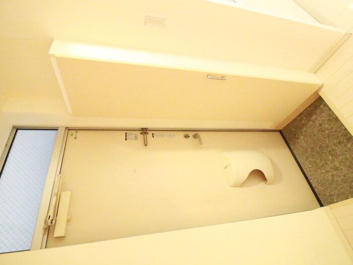 物件内観写真5　(玄関)