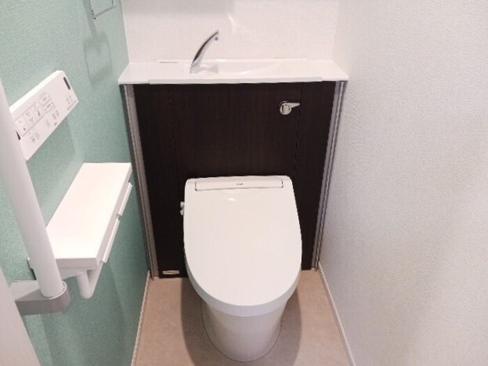 物件内観写真6　(トイレ)