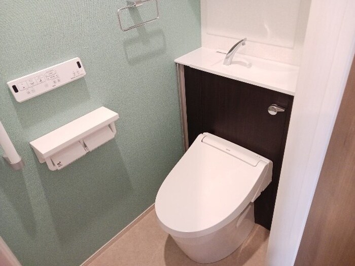 物件内観写真6　(トイレ)