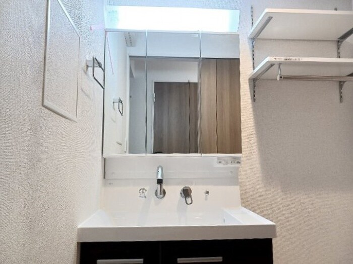 物件内観写真8　(洗面)