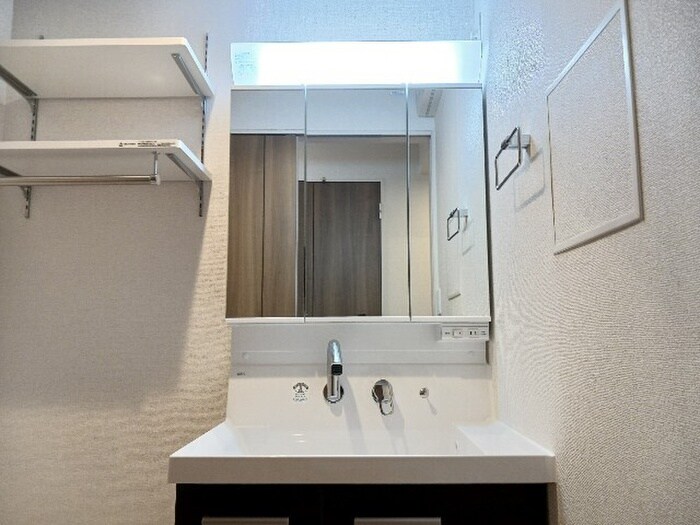 物件内観写真8　(洗面)