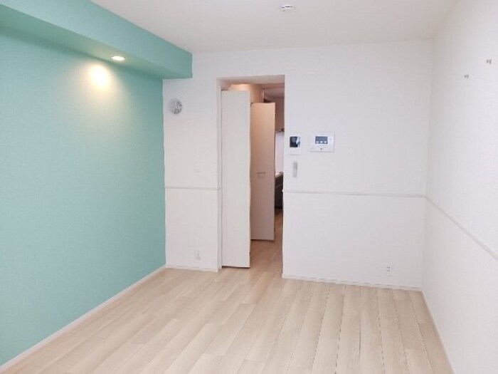 物件内観写真11　(廊下)