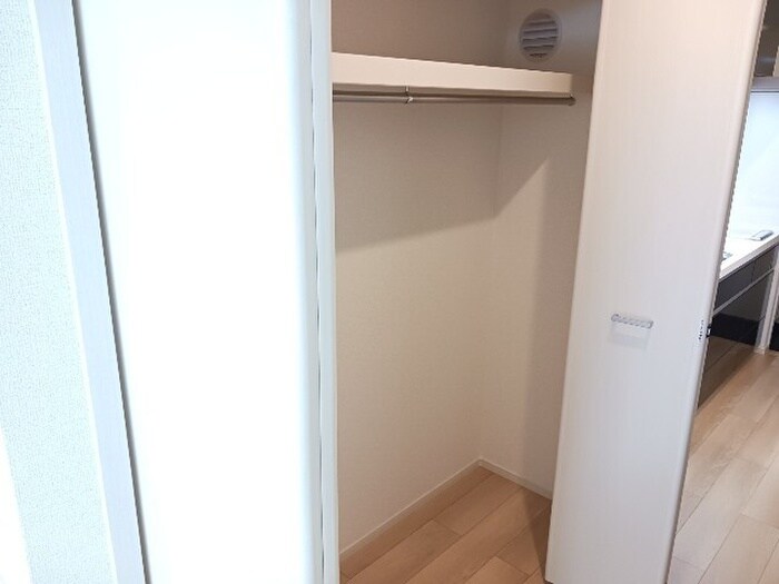 物件内観写真12　(収納)