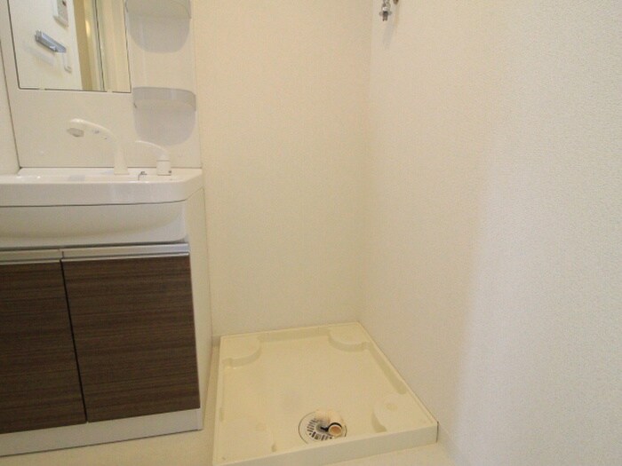 物件内観写真11　(洗濯機置場)