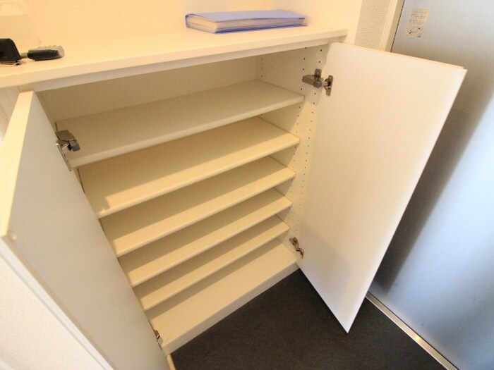 物件内観写真14　(靴箱)