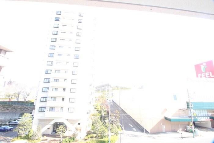 物件内観写真17　(室内からの展望)