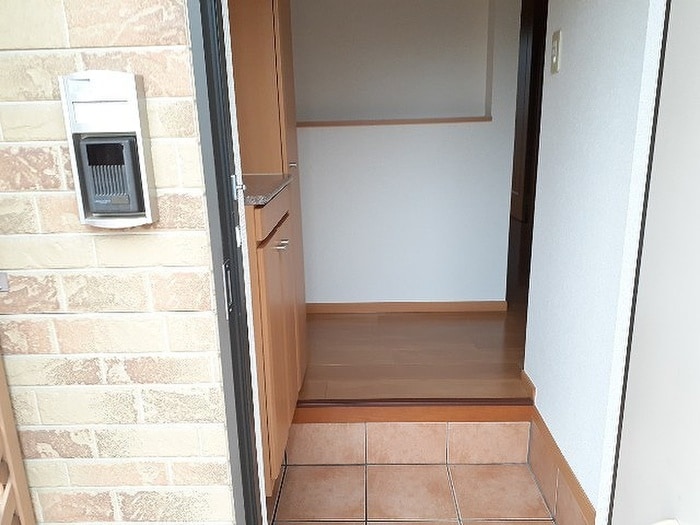 物件内観写真9　(玄関)