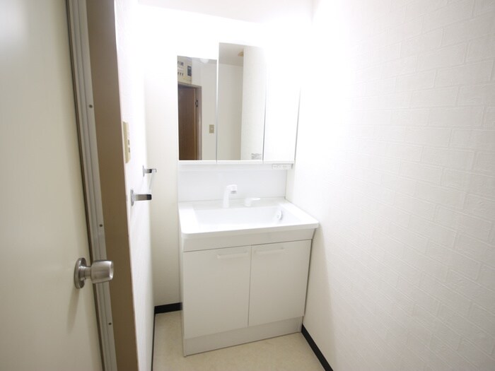 物件内観写真11　(洗面)