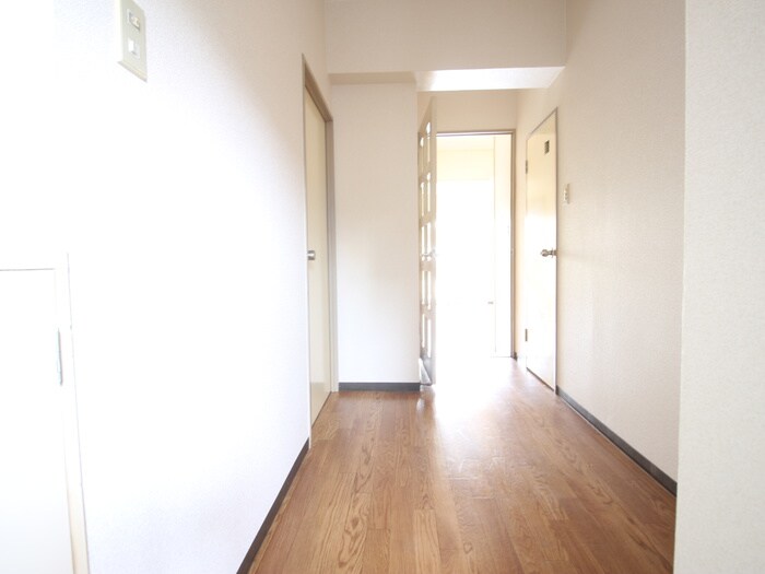 物件内観写真19　(廊下)
