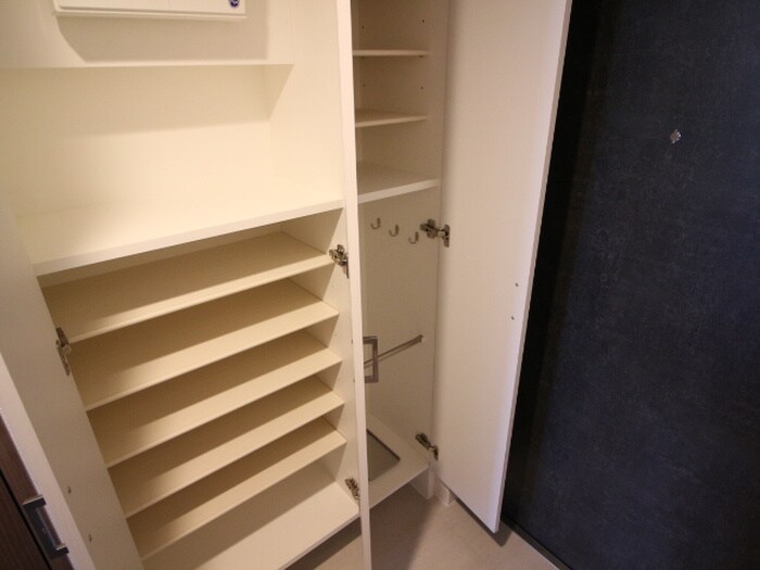 物件内観写真8　(靴箱)