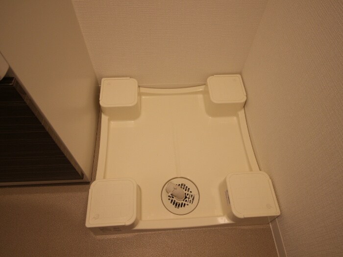 物件内観写真11　(洗濯機置場)