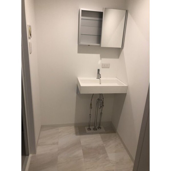 物件内観写真8　(洗面)