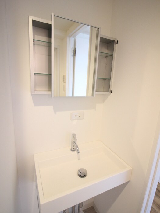 物件内観写真9　(洗面)