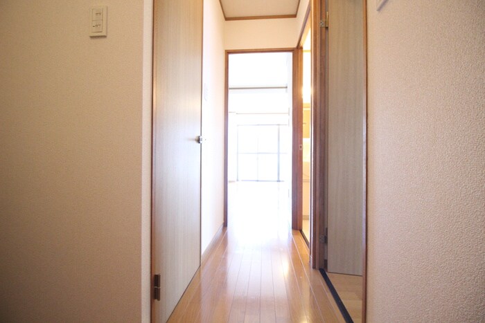 物件内観写真21　(廊下)