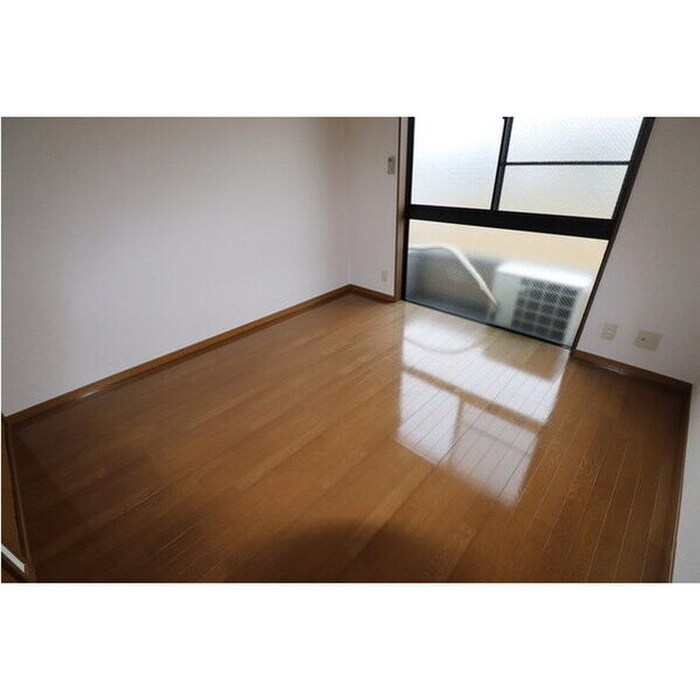 物件内観写真2　(居室)