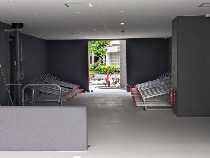 物件外観写真6　(駐輪場)