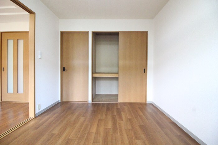 物件内観写真11　(収納)