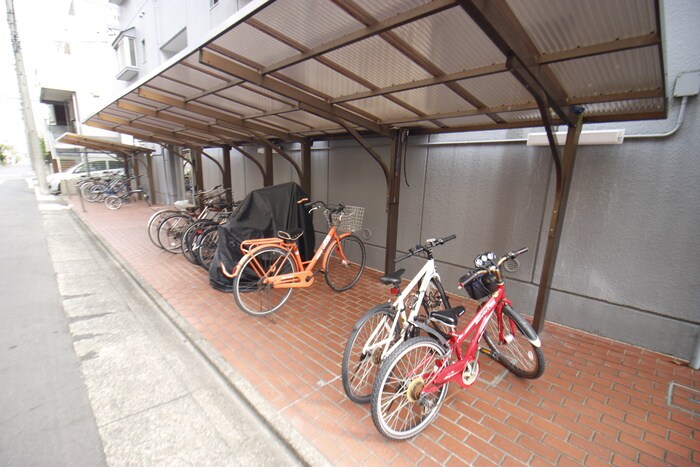 物件外観写真3　(駐輪場)