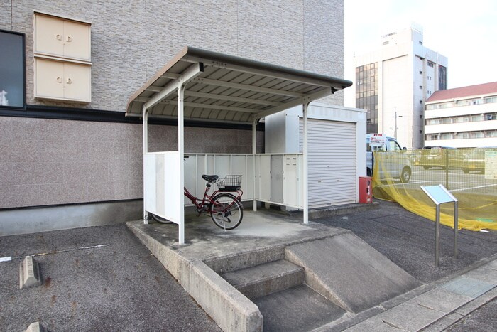 物件外観写真3　(駐輪場)