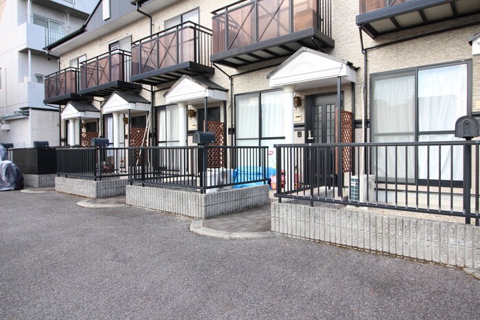 物件外観写真6　(外観写真)