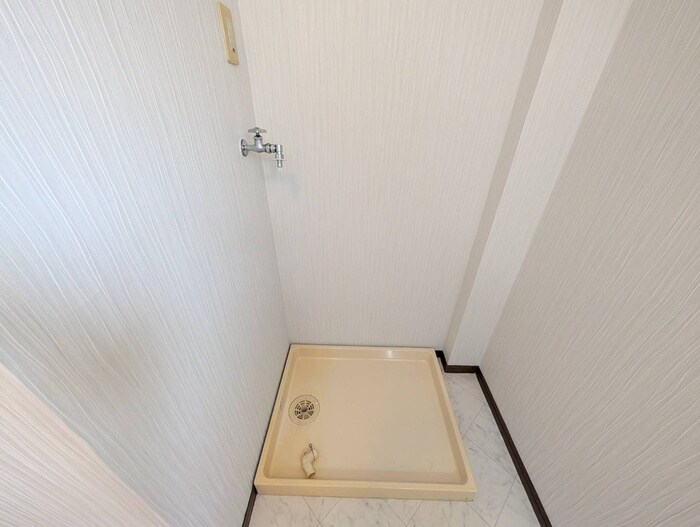 物件内観写真14　(洗濯機置場)