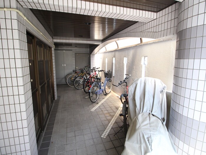 物件外観写真5　(駐輪場)