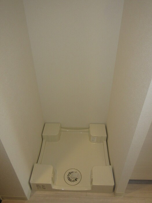物件内観写真13　(洗濯機置場)