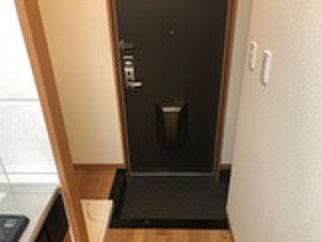 物件内観写真9　(玄関)