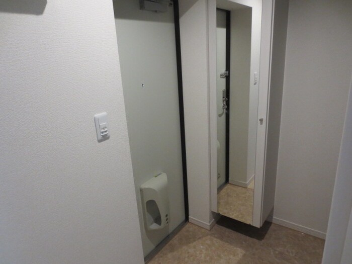 物件内観写真16　(玄関)