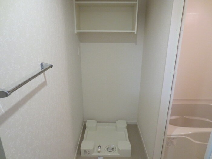 物件内観写真17　(洗濯機置場)