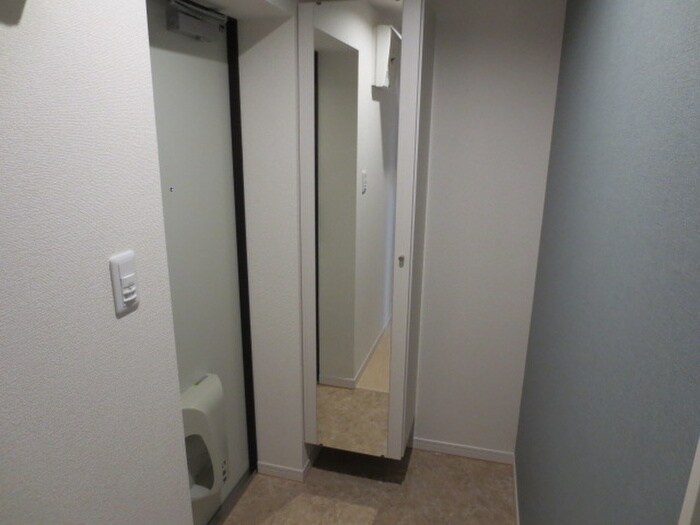 物件内観写真18　(玄関)