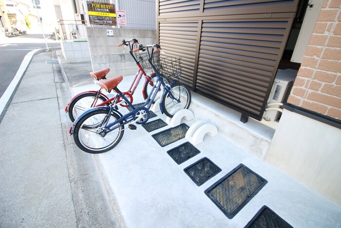 物件外観写真5　(駐輪場)