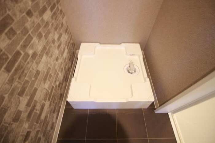 物件内観写真18　(洗濯機置場)