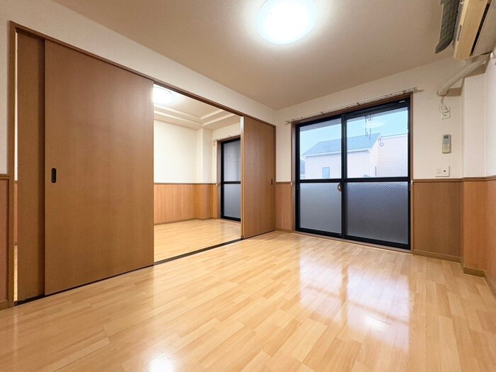 物件内観写真8　(居室)