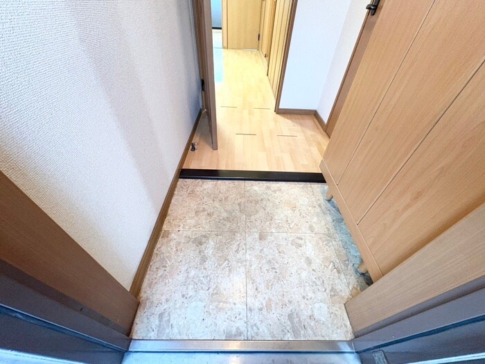 物件内観写真14　(玄関)