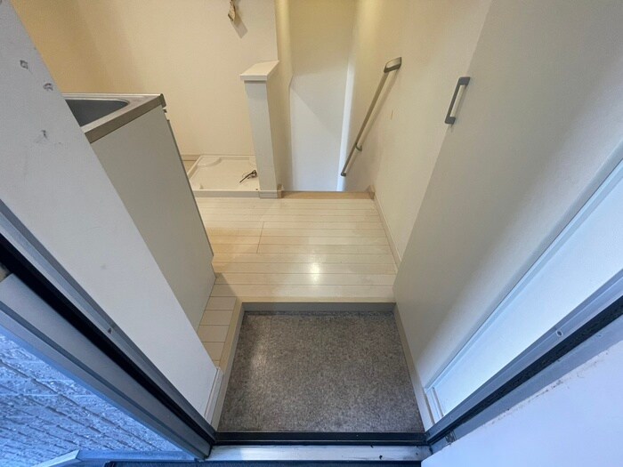 物件内観写真17　(玄関)