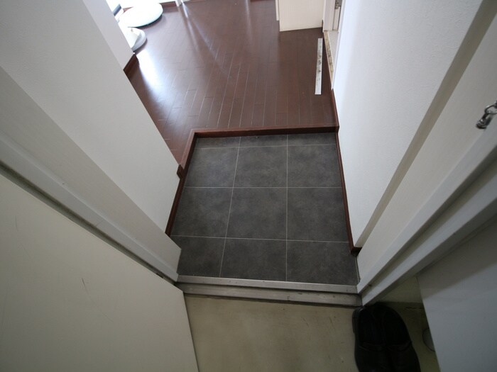 物件内観写真7　(玄関)