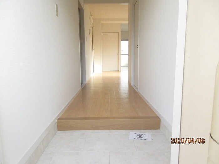 物件内観写真7　(玄関)