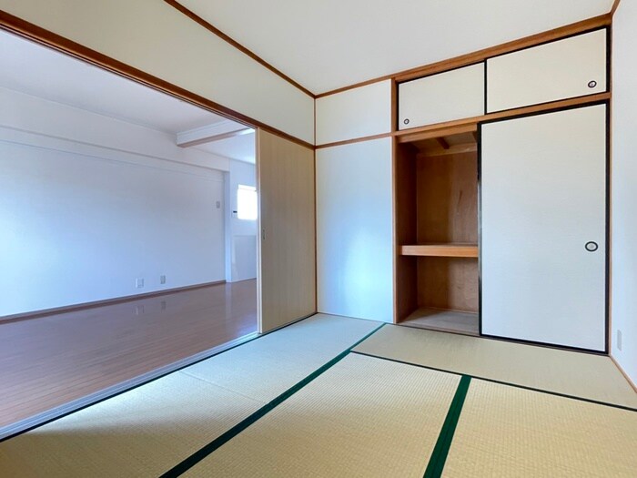 物件内観写真8　(居室)